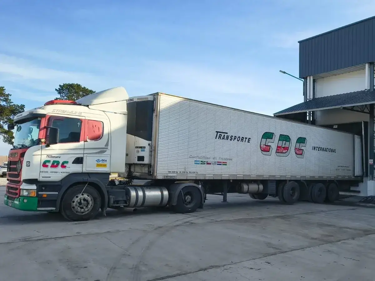 Hito en Tandil: se concretó la primera exportación al exterior de mozzarella de una cooperativa láctea bonaerense