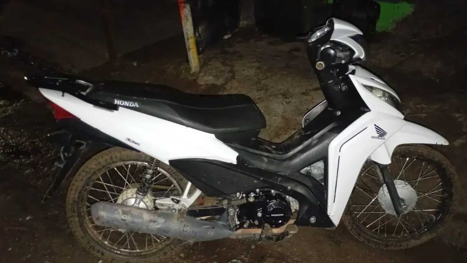 Allanamientos simultáneos en barrio Fiorotto: secuestran dos motocicletas robadas