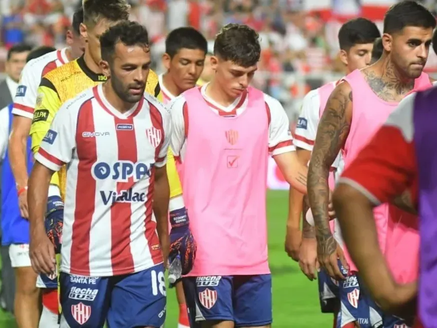 El Tatengue sigue sin poder ganar : empató 0 a 0 con la Gloria .