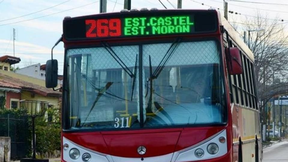 Moreno: Paro en ocho líneas de colectivos por asalto y golpes a un chofer