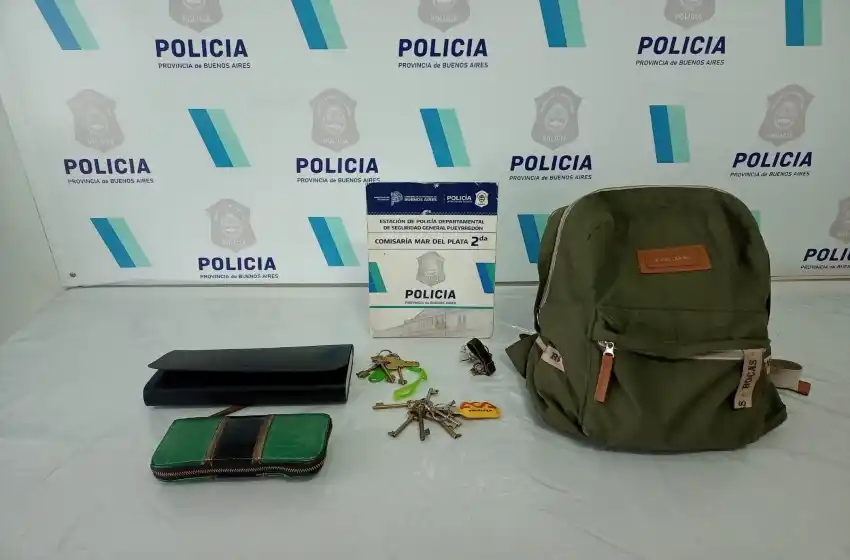 Robaba elementos de un auto en la vieja terminal