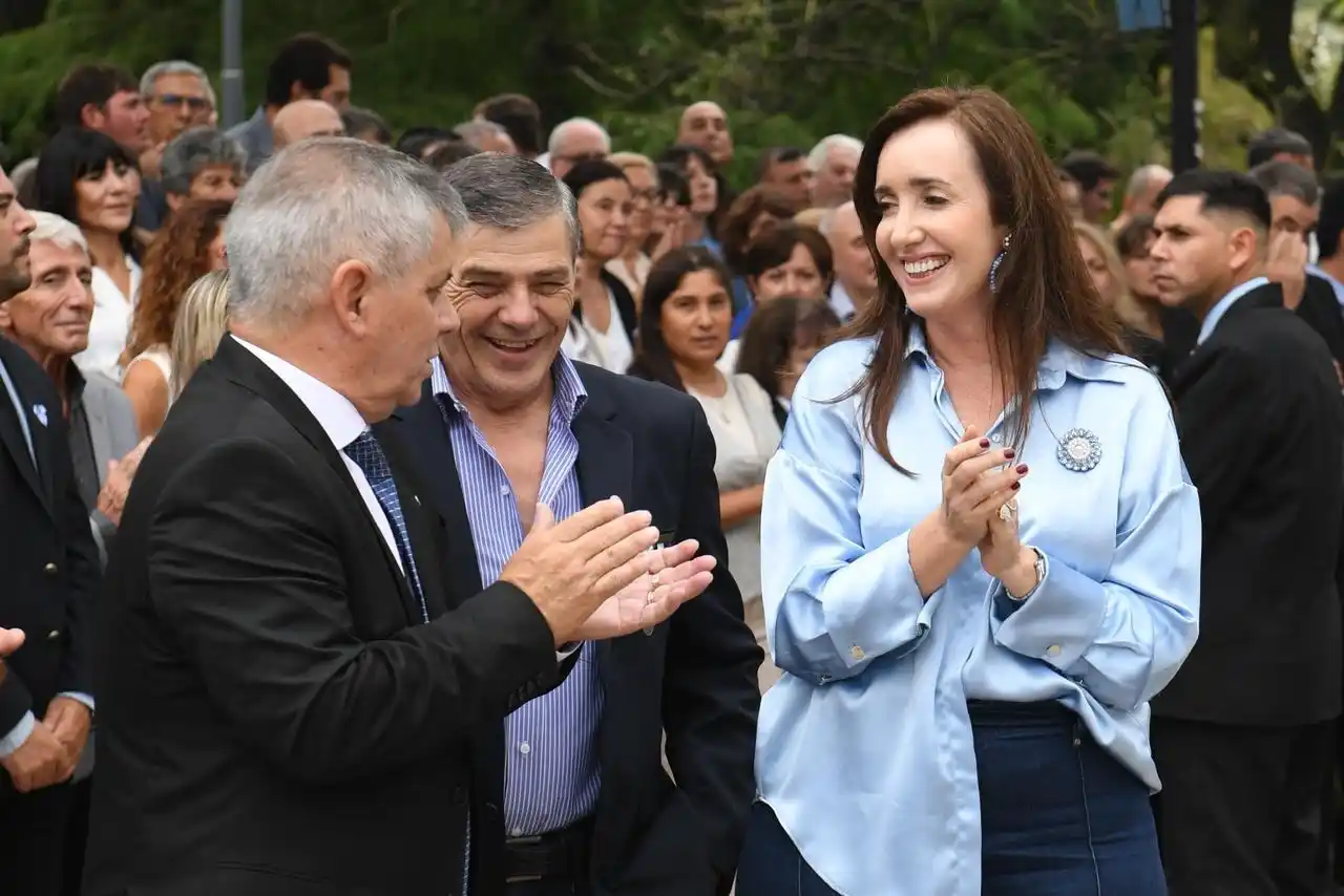 Villarruel junto al intendente Guillermo Britos.