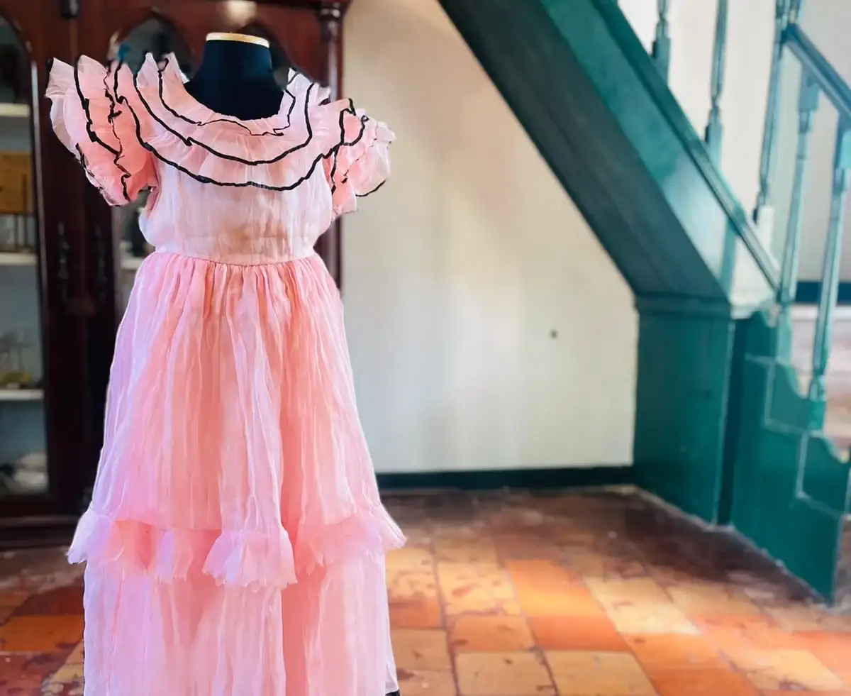 ¿Cómo vivían los niños de otras épocas?: Un museo de la ciudad exhibirá fotografías y ropa de "infancias de ayer"