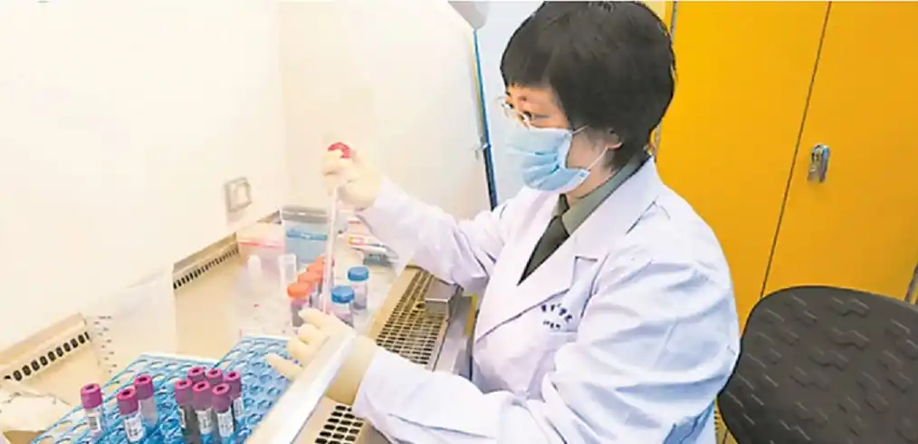 China dice haber desarrollado “con éxito” la vacuna contra el coronavirus y se prepara para su producción a gran escala