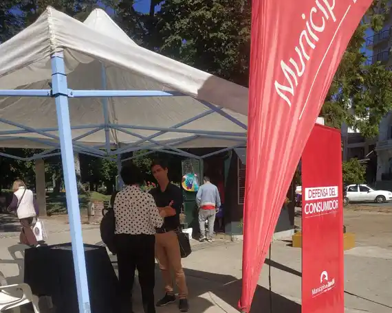 Día Mundial de los Derechos del Consumidor: La OMIC atendió consultas en la Plaza Independencia