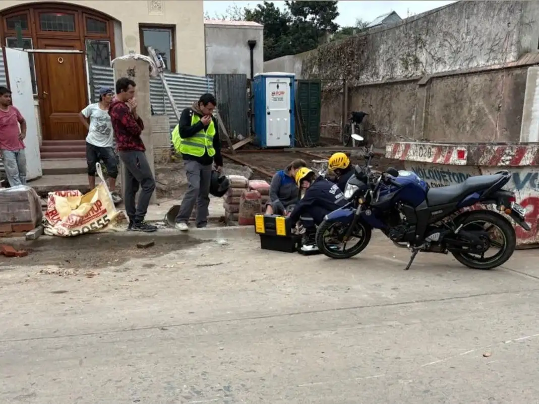 Caída en 25 de Mayo entre Lavalle y Azcuénaga. Foto: BVVT