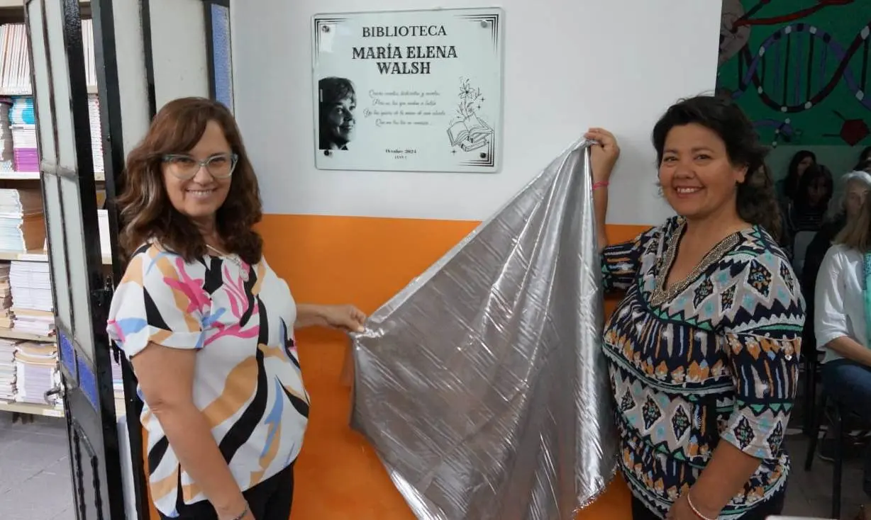 La biblioteca de la EES 1 lleva el nombre de María Elena Walsh