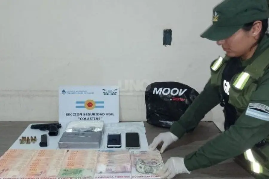 Viajaba armado y con dos kilos de droga de "máxima pureza"
