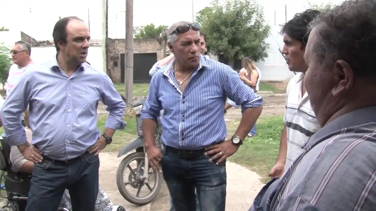 Recorrida de José Corral por dos barrios de la ciudad