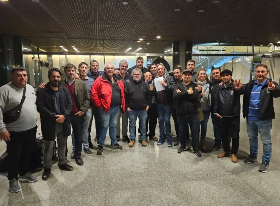 Dirigentes de la Comisión Directiva del gremio aceitero firmaron un nuevo acuerdo paritario con el sector empresario Agencia Noticias Argentinas/Sindicato SOEA