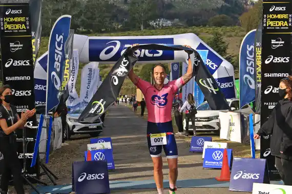 El Hombre de Piedra quedó en manos de dos debutantes