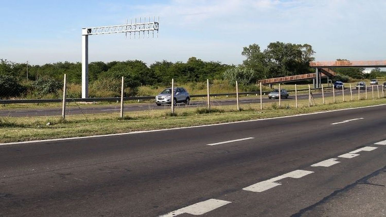 Detenidos y armas secuestradas por robos en la autopista