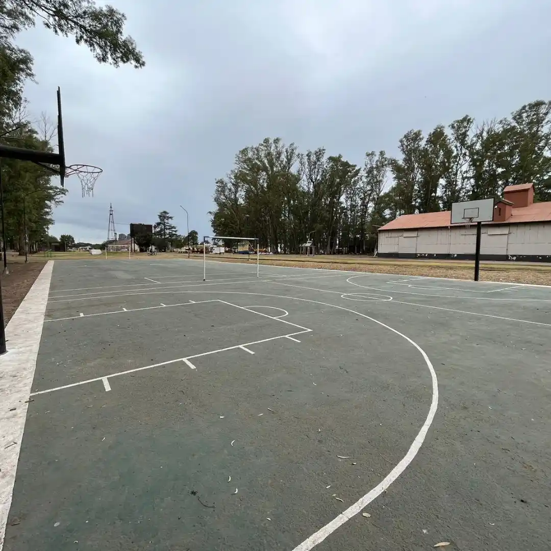 Recuperan un playón deportivo en Elortondo