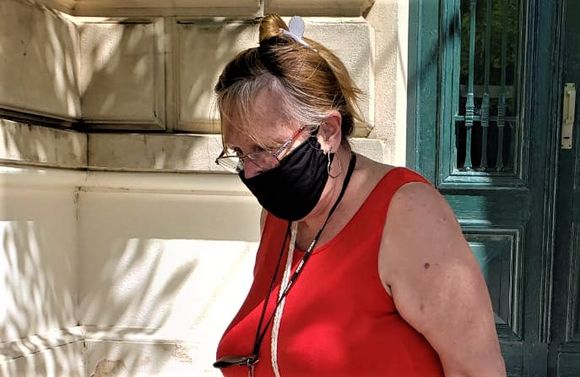 Mercadería tirada en el Normal: “No controlan nada y después se rasgan las vestiduras”, dijo una portera