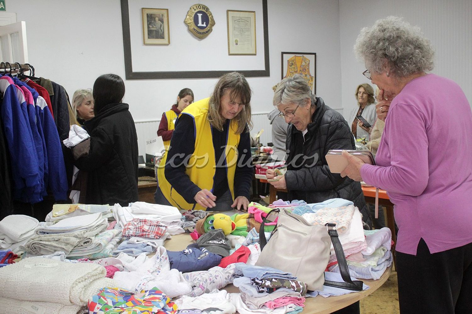 Conformidad. Por el inicio de la feria del Club de Leones