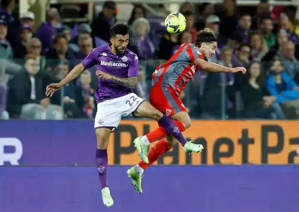 Fiorentina, con González, se metió en la definición