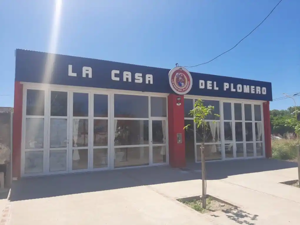 Robaron en un local de venta de sanitarios