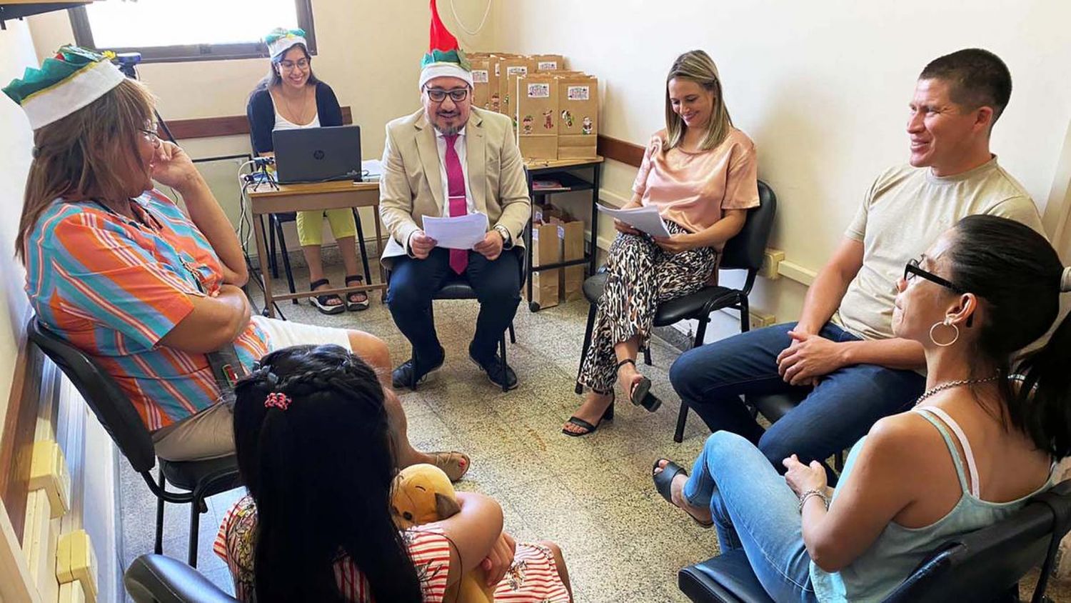 Juzgados decorados, cuentos que relatan el proceso de adopción, son algunas de las estrategias creativas que utilizan.