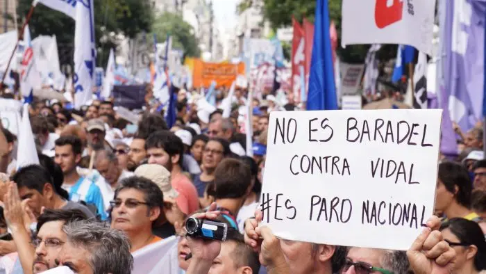Rechazo a cautelar de docentes: el Gobierno podrá descontar paros