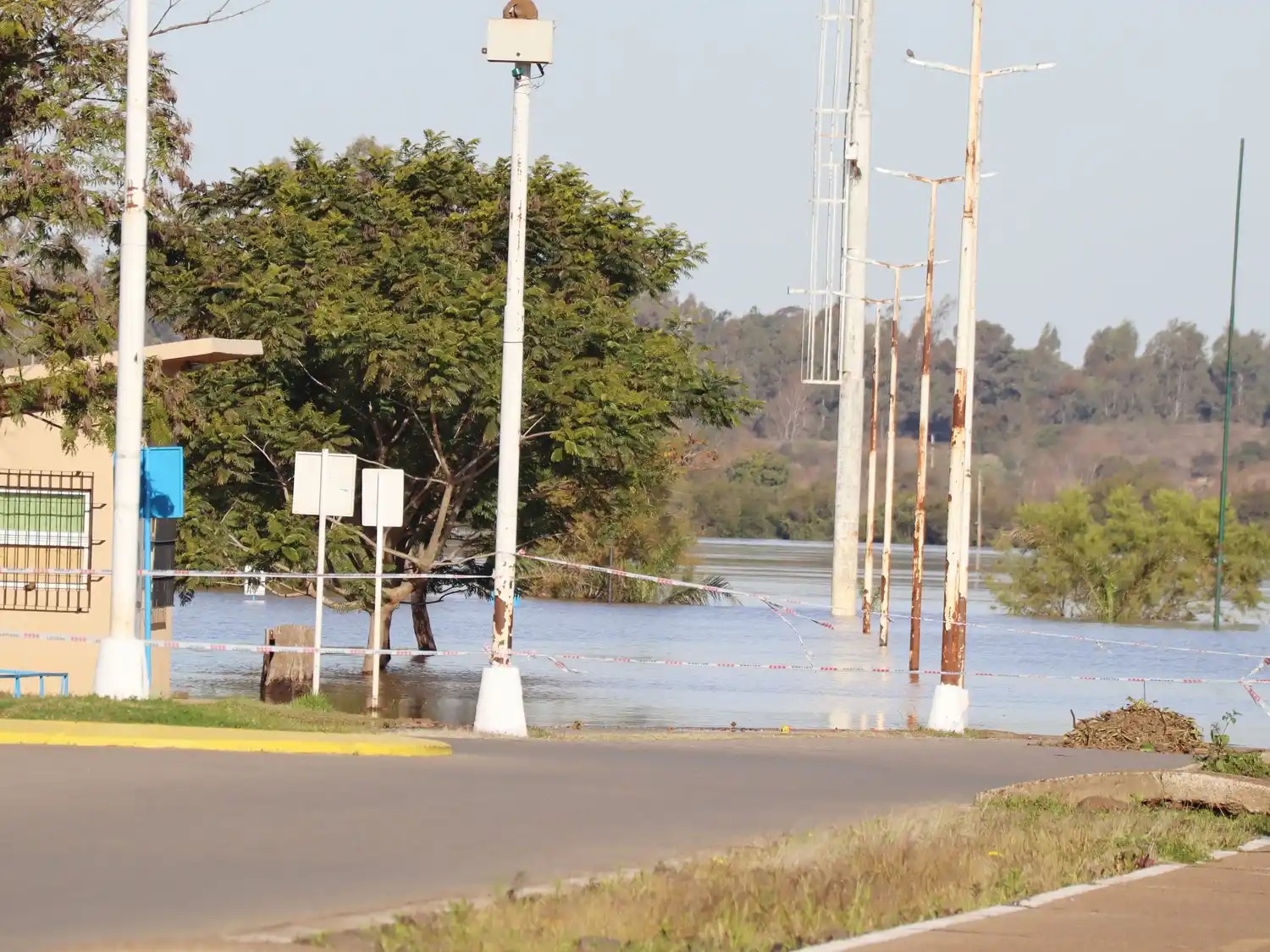 Continúa el descenso del río Uruguay en la costa y puerto de Concordia