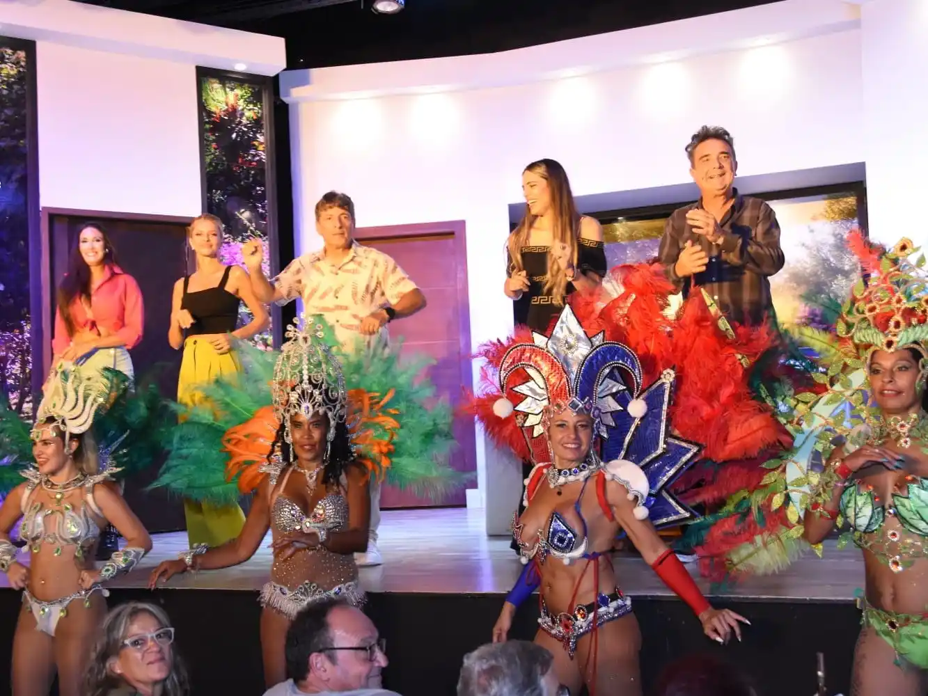 Comparsas y alegría: los elencos de 'Hermanos en llamas' y 'Las chicas solo buscan divertirse' festejaron carnavales