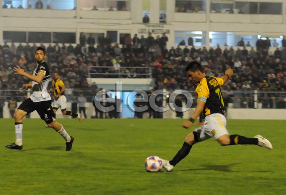 Otro empujón hacia el precipicio para Santamarina
