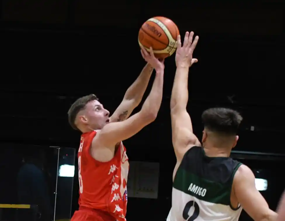 Liga Argentina: Franco Amigo tuvo una noche para el olvido y Villa Mitre perdió la primera final