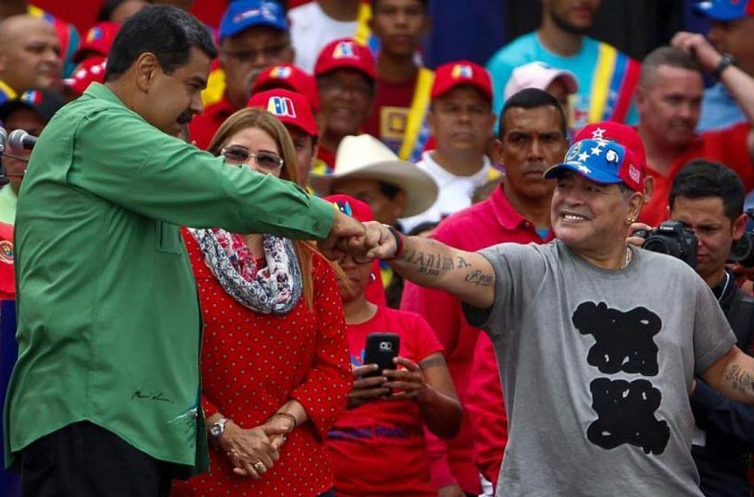 «Hoy más que nunca, con el presidente Maduro»: el mensaje de apoyo de Maradona