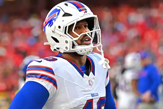 Con 14 años en la NFL y líder activo en capturas, Miller enfrenta un futuro incierto tras no cumplir con las expectativas y sufrir una grave lesión