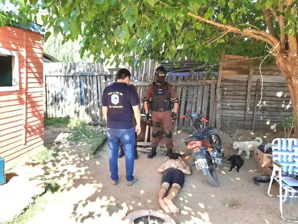 Allanamiento por drogas, hay tres apresados