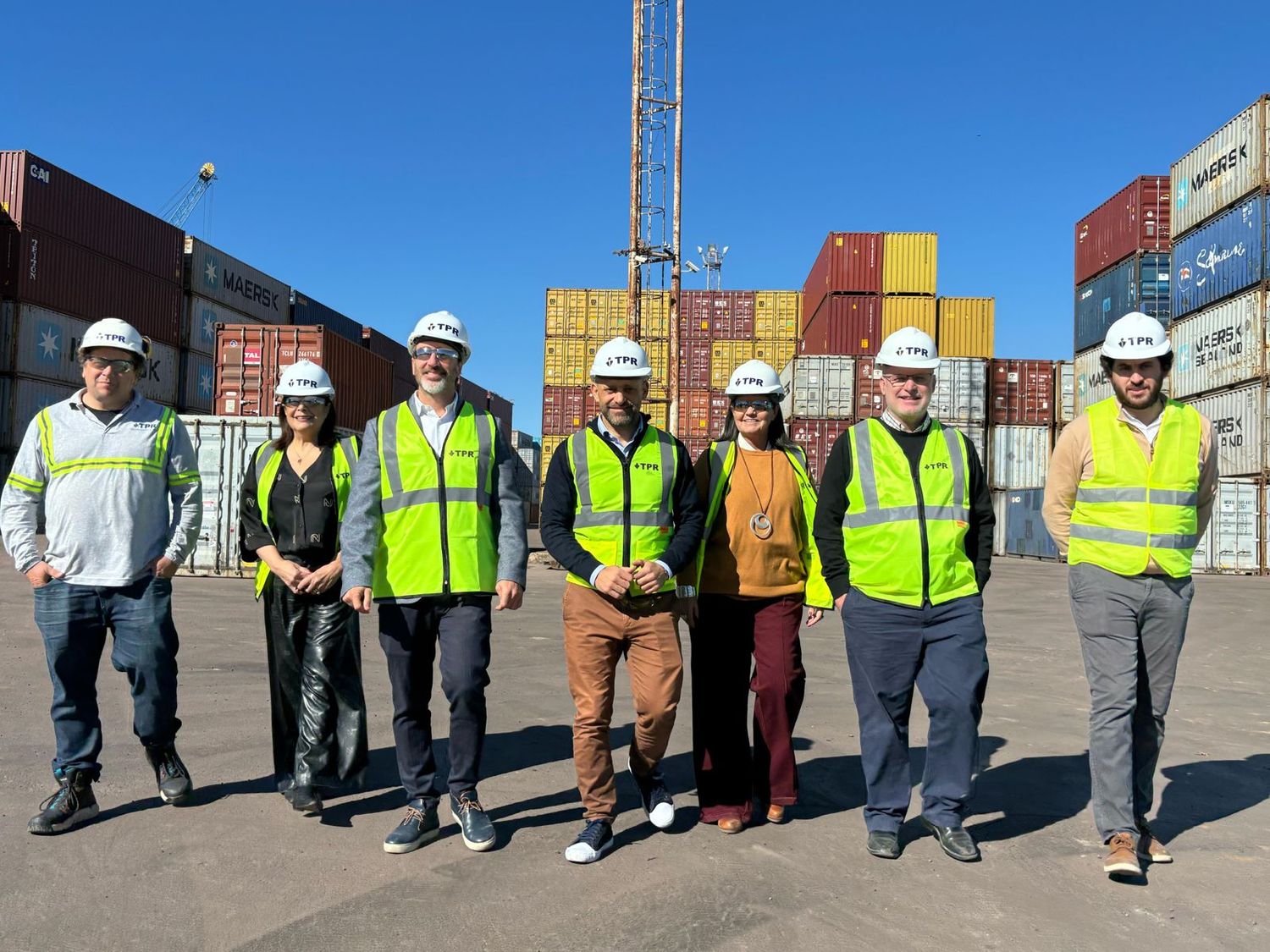 La cooperativa apícola Cosar, integrada por más de 110 productores del centro y norte provincial, realizará la exportación de cinco contenedores de miel desde el Puerto de Rosario