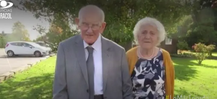 Abuelos se reencuentran en hospital para morir juntos de COVID-19