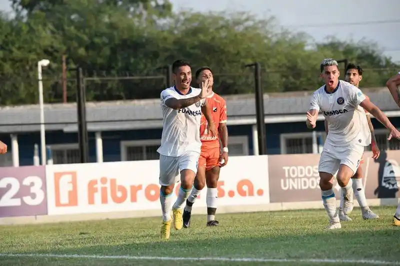 Sol de América arrancó con
el pié derecho en el torneo
