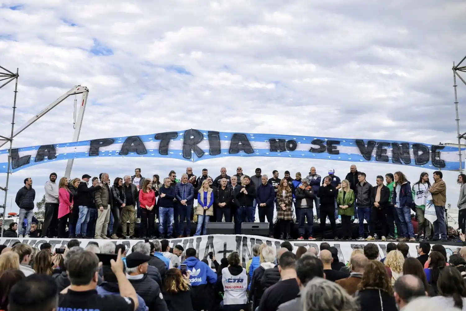 Kicillof encabezó un acto por el Canal Magdalena: “Si Nación no lo quiere hacer, nos haremos cargo nosotros”