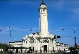 Personas con discapacidad protestaron ante la Terminal de Ómninus en reclamo de la falta de pasajes gratuitos