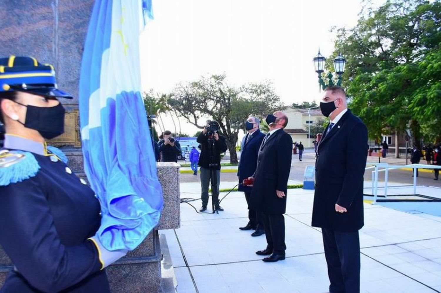 Insfrán presidió el acto por el Día de la Bandera