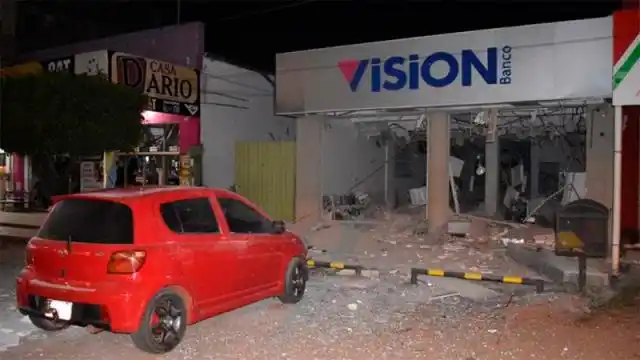 Alerta en Argentina tras golpe comando en Paraguay: Volaron banco con dinamita