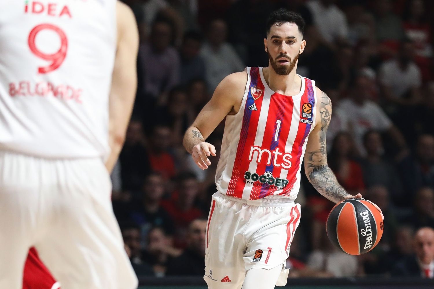 Luca Vildoza con la camiseta de Olympiacos