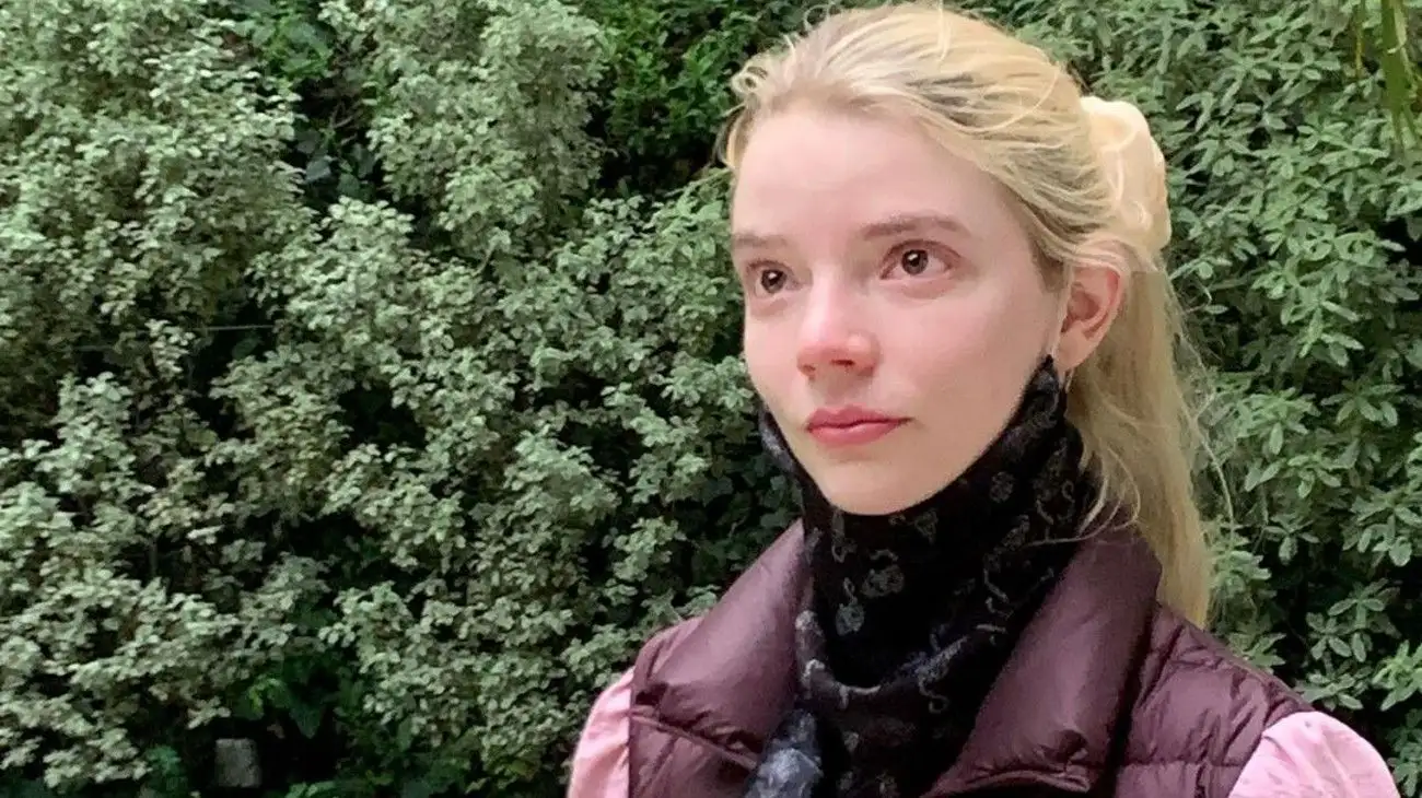 Anya Taylor-Joy revolucionó las calles de Buenos Aires: selfies y regalos con sus fans