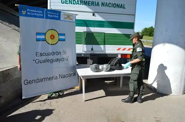 Gendarmería Gualeguaychú secuestró marihuana y una joven quedó incomunicada