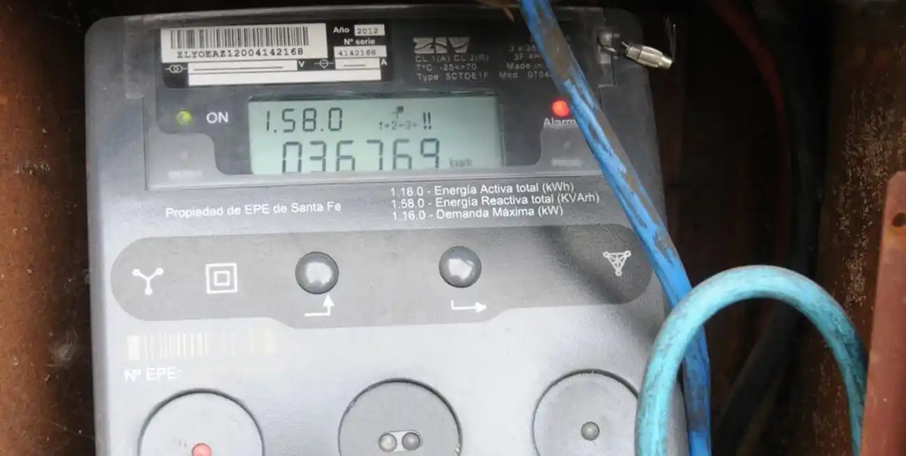 Insólito: robó un medidor de luz, lo atraparon y se enojó con la Policía