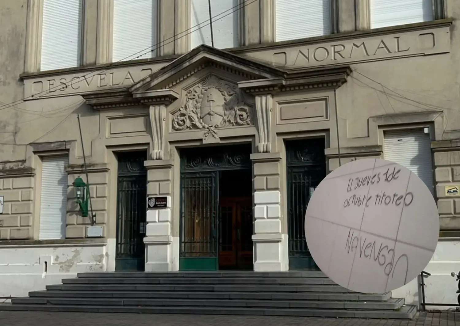 La amenaza fue encontrada en el baño de mujeres.