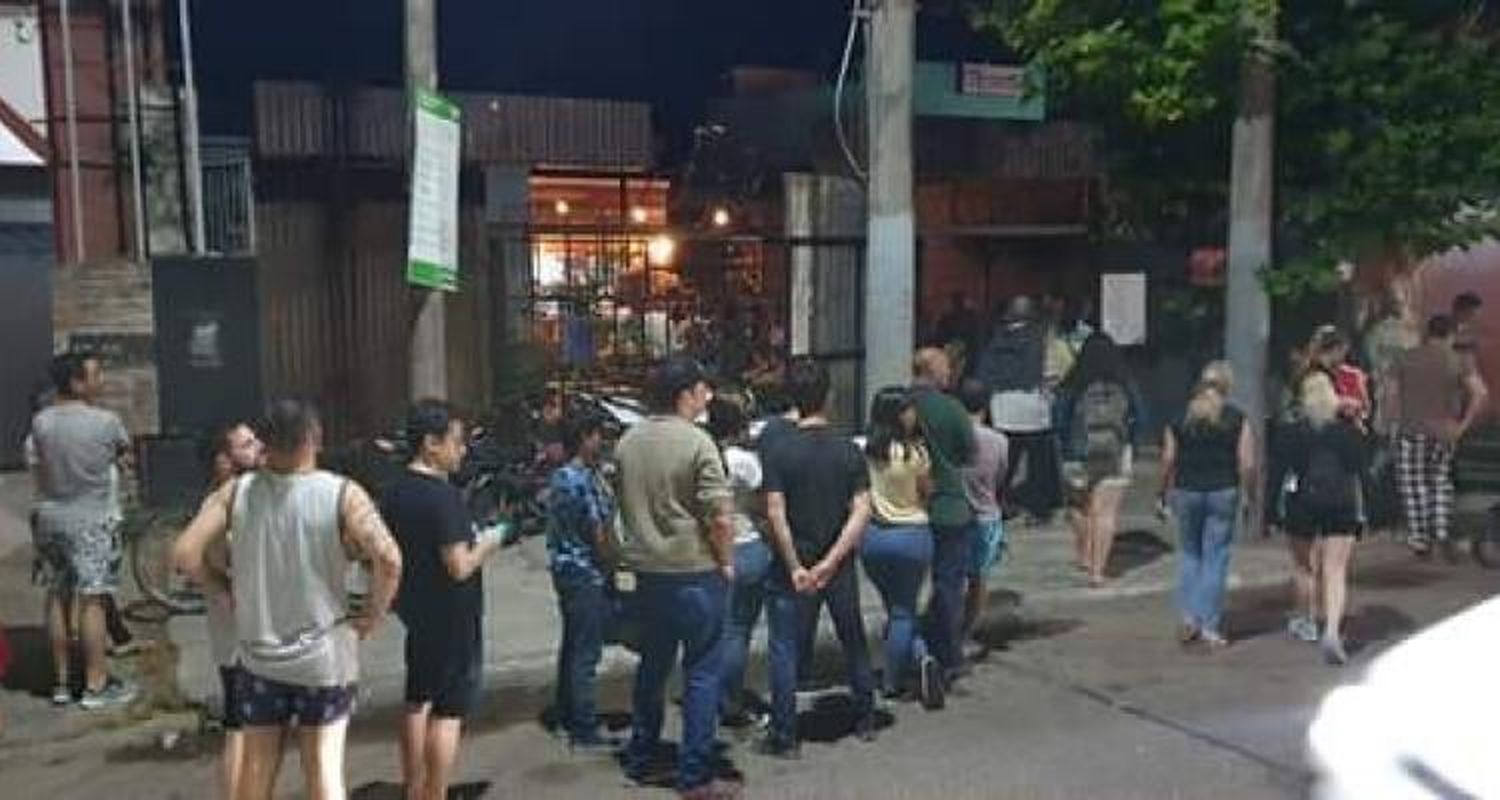 Sampedrinos se solidarizaron con la familia de Waldemar y hubo una larga fila para comer choripán