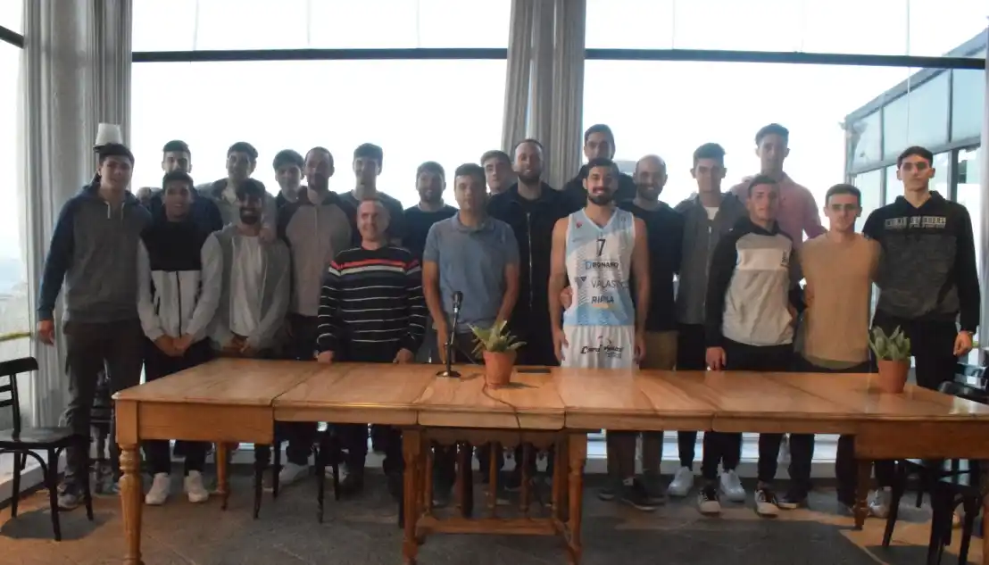 Unión presentó su plantel