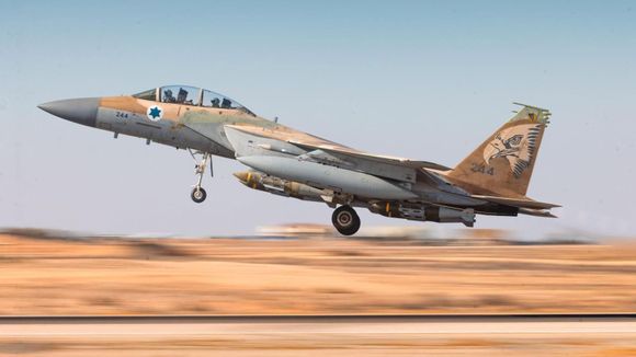 Fuerza Aérea Israelí ataca infraestructura clave Houthi en Yemen tras ataque con misiles contra el aeropuerto Ben Gurion