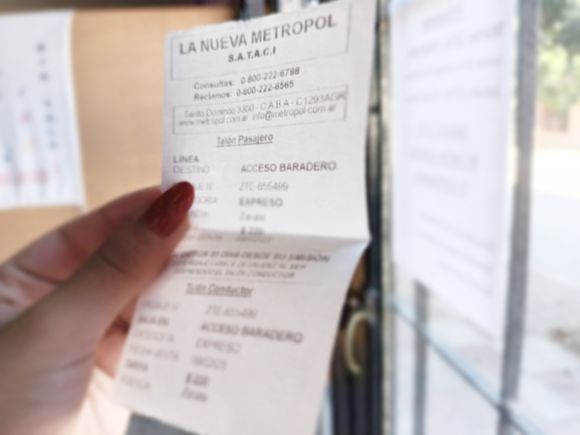 Colectivos y trenes: horarios, paradas y reserva de pasajes