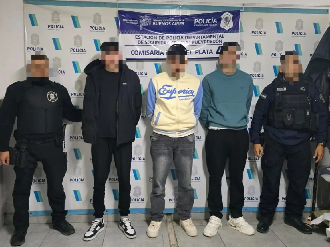 Todo comenzó con un alerta al 911 que advertía sobre movimientos sospechosos: varias personas saliendo de un comercio tras un supuesto hecho delictivo.