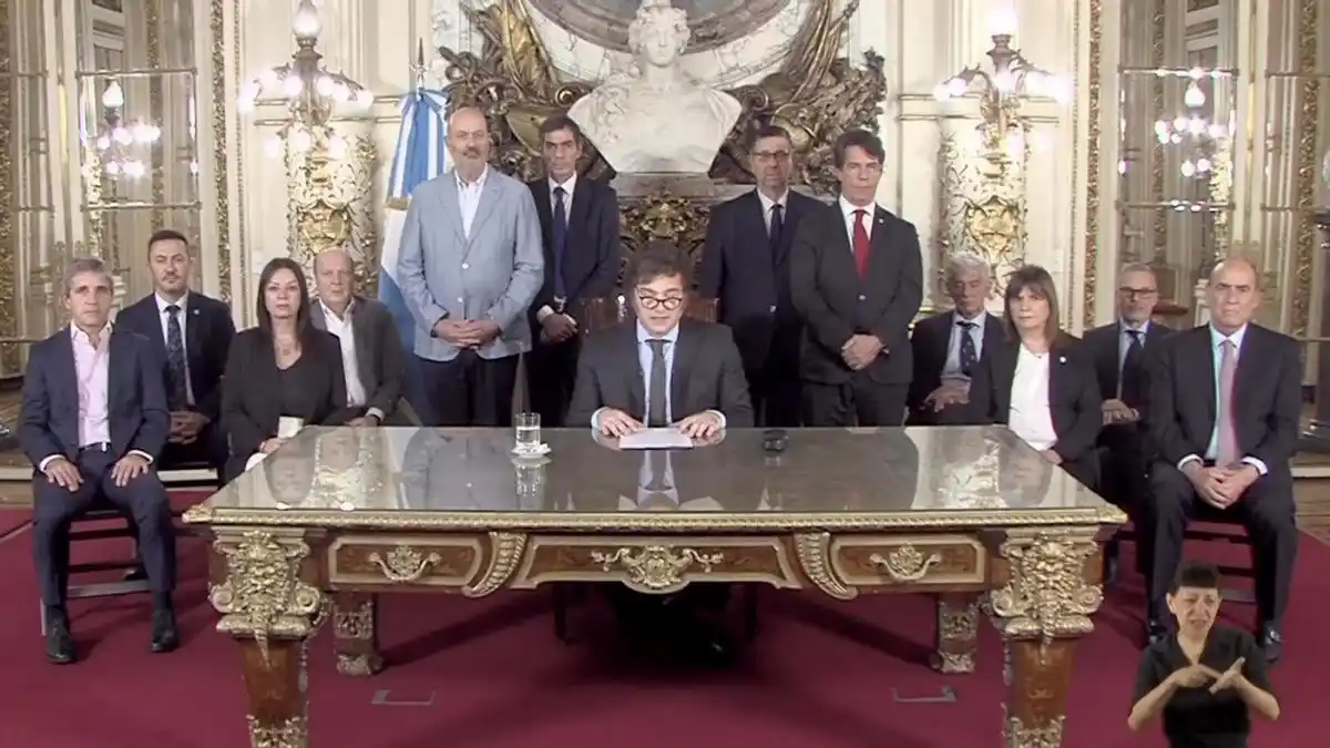 Entró en vigencia el DNU, sin que la Justicia  haya aceptado suspenderlo