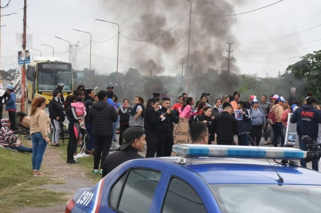 Familiares de Mónica Aquino levantaron el corte en el puente Carretero
