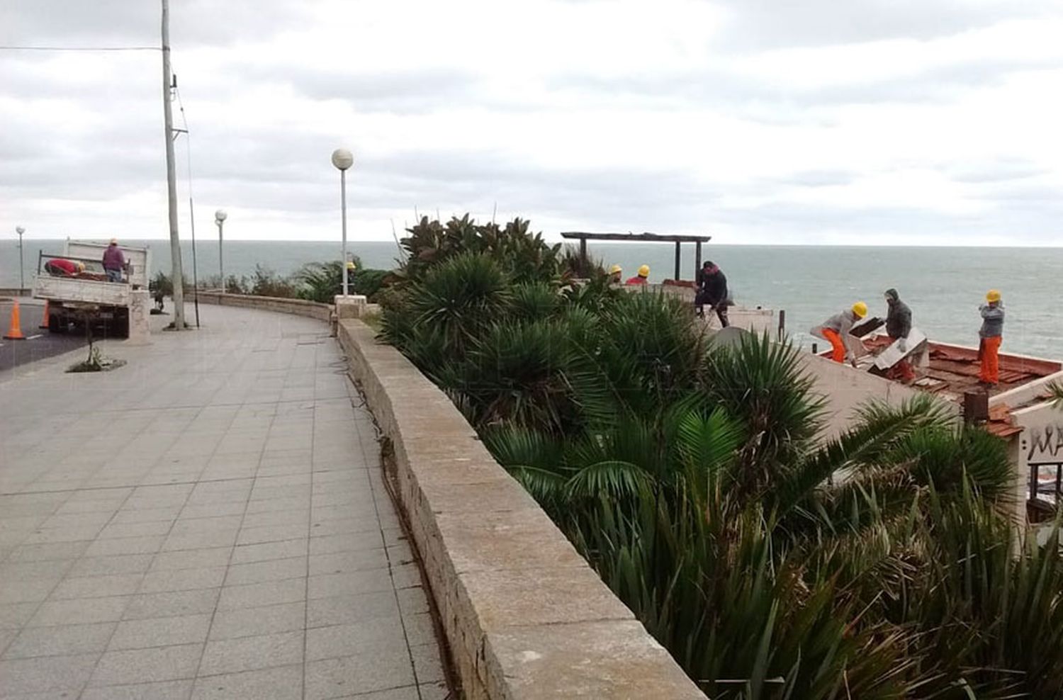 El Municipio demolerá las construcciones abandonadas de Playa Chica